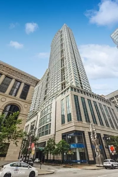 130 N Garland Ct #1208, Chicago, IL 60602