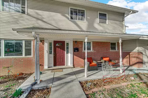 14849 Mission Ave, Oak Forest, IL 60452