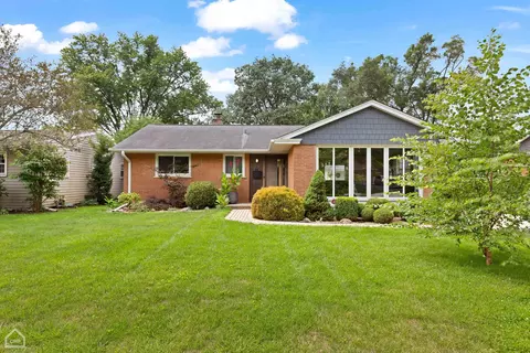 214 S Harvard Ave, Arlington Heights, IL 60005