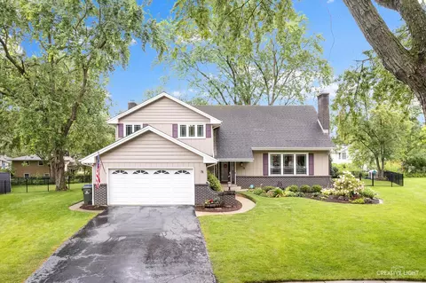 78 Bunting Ln, Naperville, IL 60565