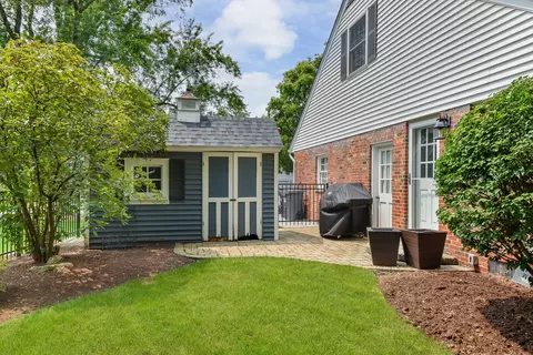 Exterior - 1231 Gamon Rd, Wheaton, IL 60189 photo 8 of 8