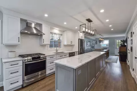 Kitchen - 1231 Gamon Rd, Wheaton, IL 60189 photo 2 of 4