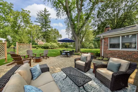 Exterior - 1231 Gamon Rd, Wheaton, IL 60189 photo 2 of 8