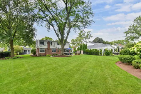 Exterior - 1231 Gamon Rd, Wheaton, IL 60189 photo 6 of 8