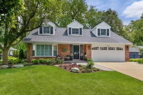 1231 Gamon Rd, Wheaton, IL 60189