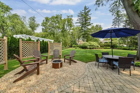 Exterior - 1231 Gamon Rd, Wheaton, IL 60189 photo 3 of 8