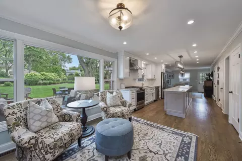 Kitchen - 1231 Gamon Rd, Wheaton, IL 60189 photo 4 of 4