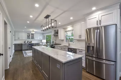 Kitchen - 1231 Gamon Rd, Wheaton, IL 60189 photo 1 of 4