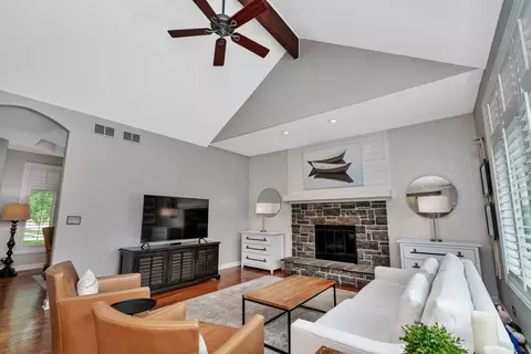 Living - 12501 Wingstem St, Plainfield, IL 60585 photo 5 of 7