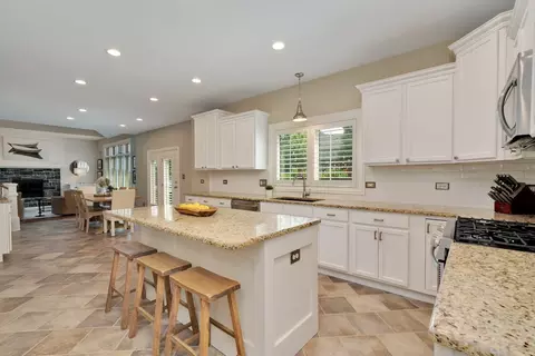 Kitchen - 12501 Wingstem St, Plainfield, IL 60585 photo 3 of 5