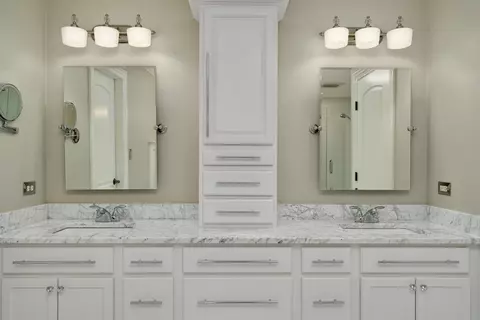 Bath - 12501 Wingstem St, Plainfield, IL 60585 photo 3 of 8