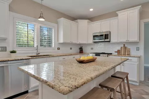 Kitchen - 12501 Wingstem St, Plainfield, IL 60585 photo 2 of 5