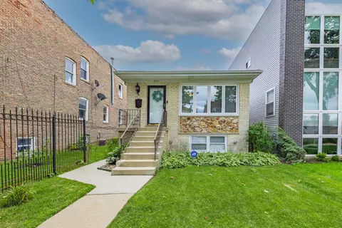 5537 W Drummond Pl, Chicago, IL 60639