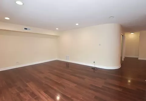 1430 Sandstone Dr #302, Wheeling, IL 60090 photo 9