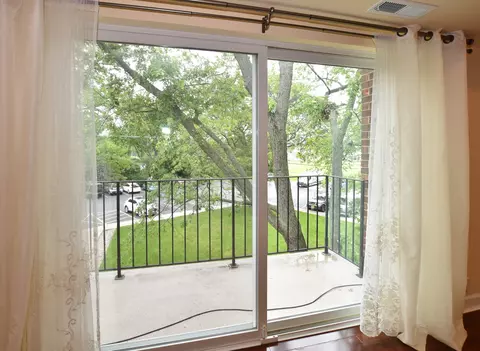 1430 Sandstone Dr #302, Wheeling, IL 60090 photo 12