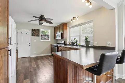 Kitchen - 2808 Ridge Rd, Lansing, IL 60438 photo 1 of 4