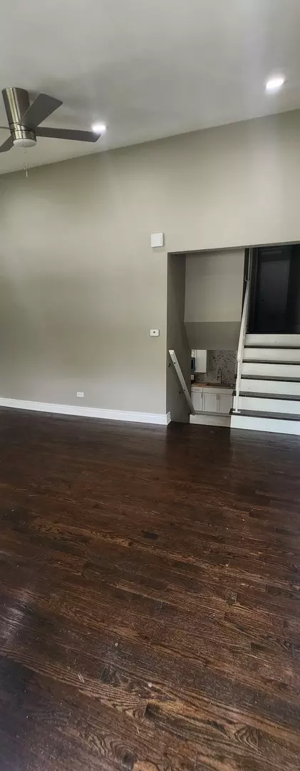 Living - 928 W 115th Pl, Chicago, IL 60643 photo 2 of 2