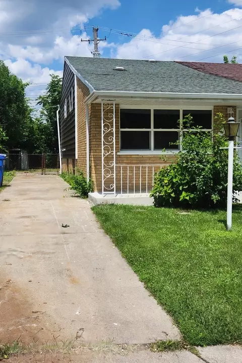 Exterior - 928 W 115th Pl, Chicago, IL 60643 photo 2 of 2