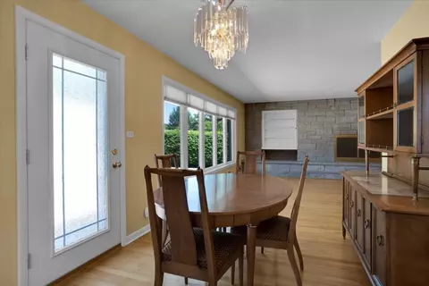 914 Jeannette St, Des Plaines, IL 60016 photo 9