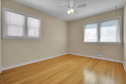 914 Jeannette St, Des Plaines, IL 60016 photo 17