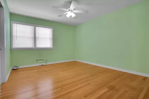 914 Jeannette St, Des Plaines, IL 60016 photo 11