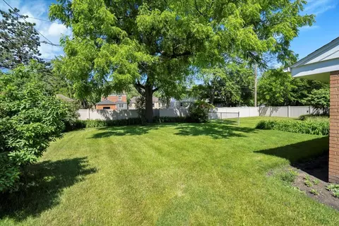 914 Jeannette St, Des Plaines, IL 60016 photo 34