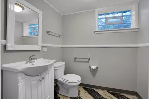 914 Jeannette St, Des Plaines, IL 60016 photo 30
