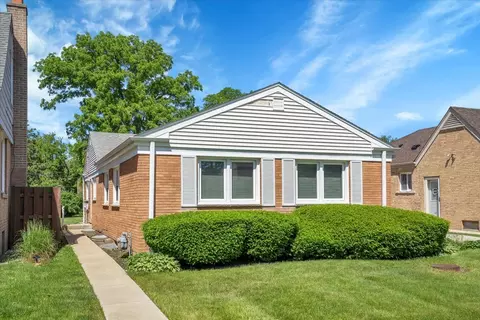 914 Jeannette St, Des Plaines, IL 60016