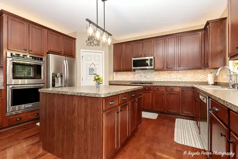 1718 Cashel Ln, Mchenry, IL 60050 photo 16