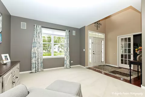 1718 Cashel Ln, Mchenry, IL 60050 photo 4