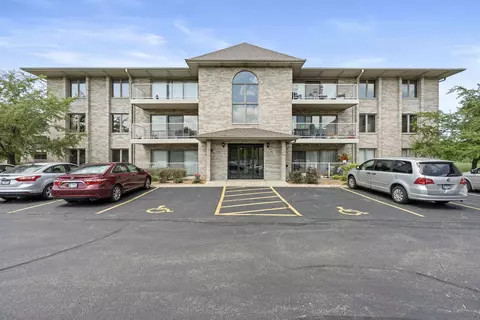 1041 Ashley Ct #3C, Lockport, IL 60441