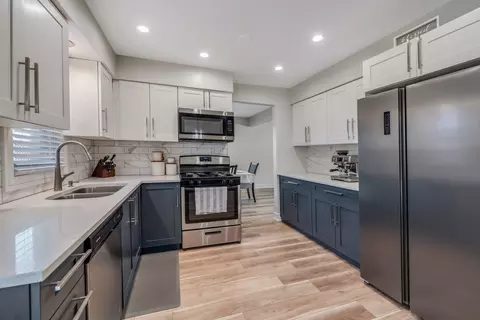 Kitchen - 7748 S 78th Ave, Bridgeview, IL 60455 photo 2 of 3