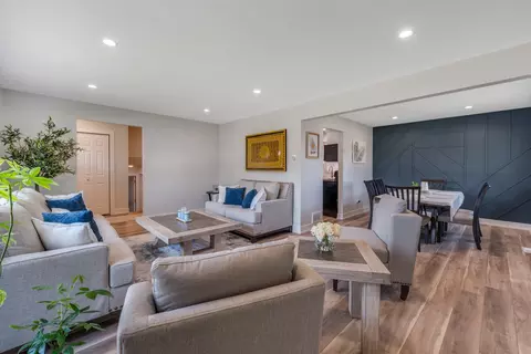 Living - 7748 S 78th Ave, Bridgeview, IL 60455 photo 4 of 6