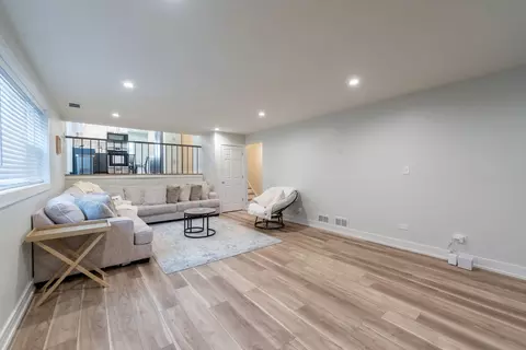 Living - 7748 S 78th Ave, Bridgeview, IL 60455 photo 6 of 6