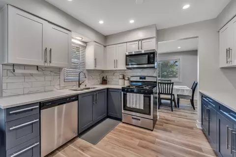 Kitchen - 7748 S 78th Ave, Bridgeview, IL 60455 photo 3 of 3