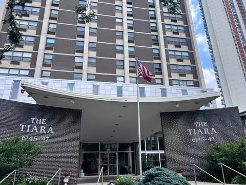 6145 N Sheridan Rd #7C, Chicago, IL 60660