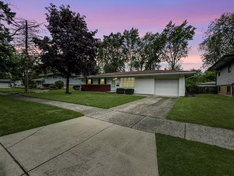 18904 Lorenz Ave, Lansing, IL 60438