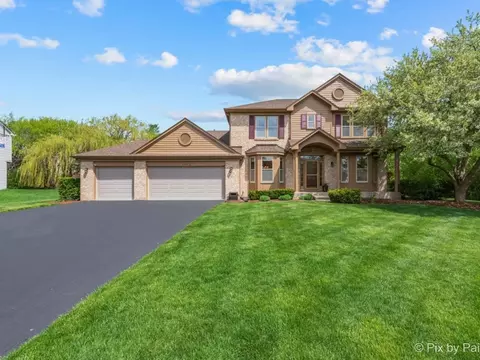 1190 Alexandra Blvd, Crystal Lake, IL 60014