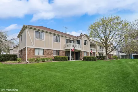 1117 Scanlon Dr #C2, Wheeling, IL 60090