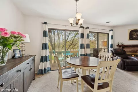 1117 Scanlon Dr #C2, Wheeling, IL 60090 photo 2