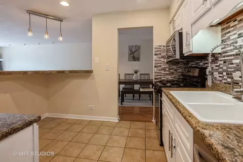 5000 Carriageway Dr #308, Rolling Meadows, IL 60008 photo 3