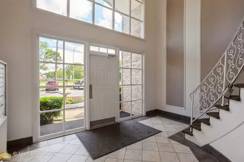 5000 Carriageway Dr #308, Rolling Meadows, IL 60008 photo 2