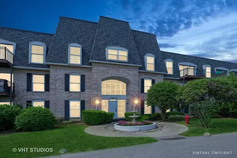 5000 Carriageway Dr #308, Rolling Meadows, IL 60008