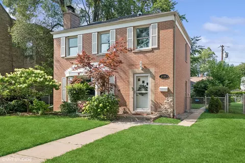 5138 Wright Ter, Skokie, IL 60077