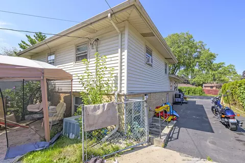 2511 Eisenhower Dr, Des Plaines, IL 60018 photo 14