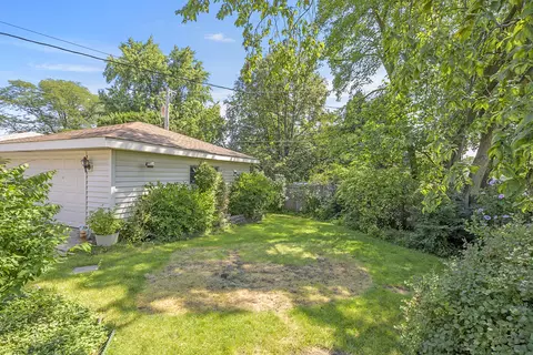2511 Eisenhower Dr, Des Plaines, IL 60018 photo 15