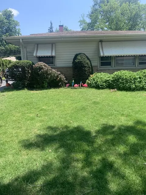 2511 Eisenhower Dr, Des Plaines, IL 60018 photo 17