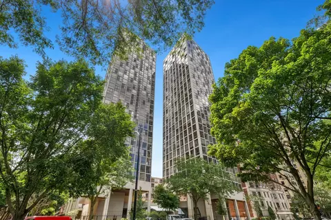 345 W Fullerton Pkwy #502, Chicago, IL 60614