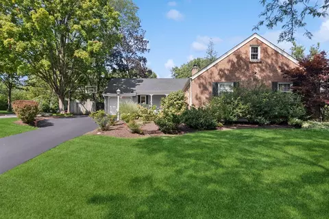 1122 60th Pl, Downers Grove, IL 60516