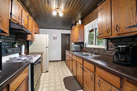 Kitchen - 418 S 5000w Rd, Kankakee, IL 60901 photo 1 of 2